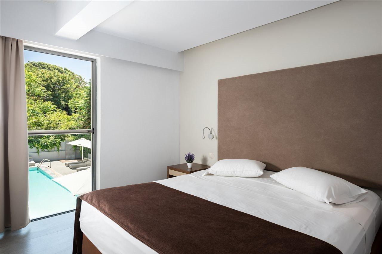 Oktober Downtown Boutique Hotel 3*