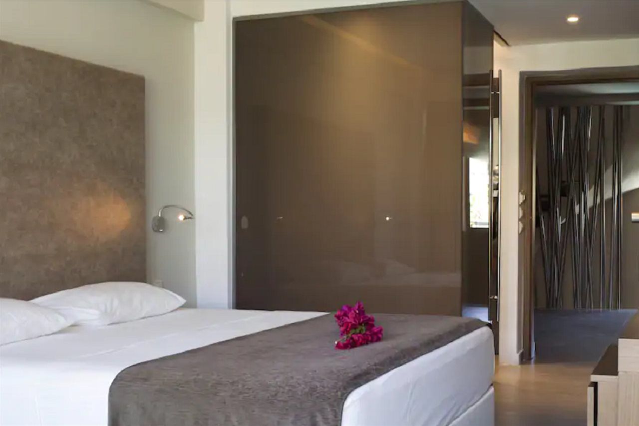 Oktober Downtown Boutique Hotel 3*